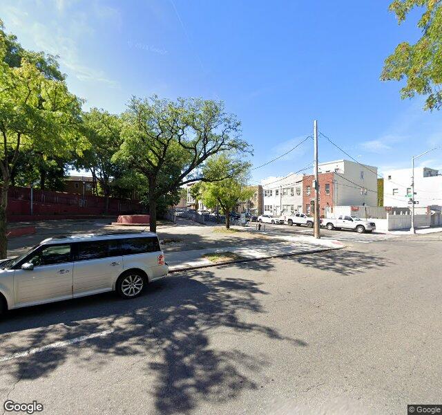 Central Queens Rehab & Nursing Center Nursing Home in Maspeth, NY — Street View